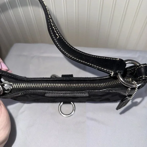 Vintage Coach Mini Black Signature C Hampton Hobo Clip Shoulder Hand Bag Purse - Picture 11 of 13